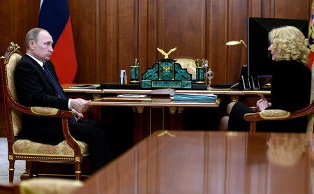 iskra-chel.ru: "Президент, которым мы гордимся!" Владимир Путин провёл встречу с председателем Счётной палаты Татьяной Голиковой.